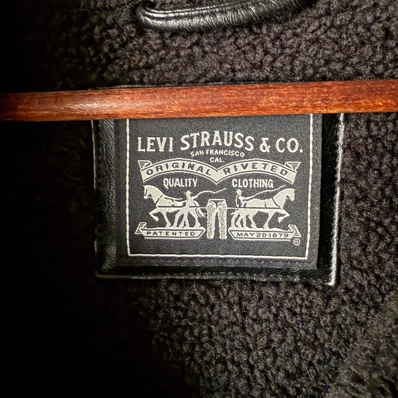 Levi’s faux shearling, black in black, size medium - Picture 4 of 11